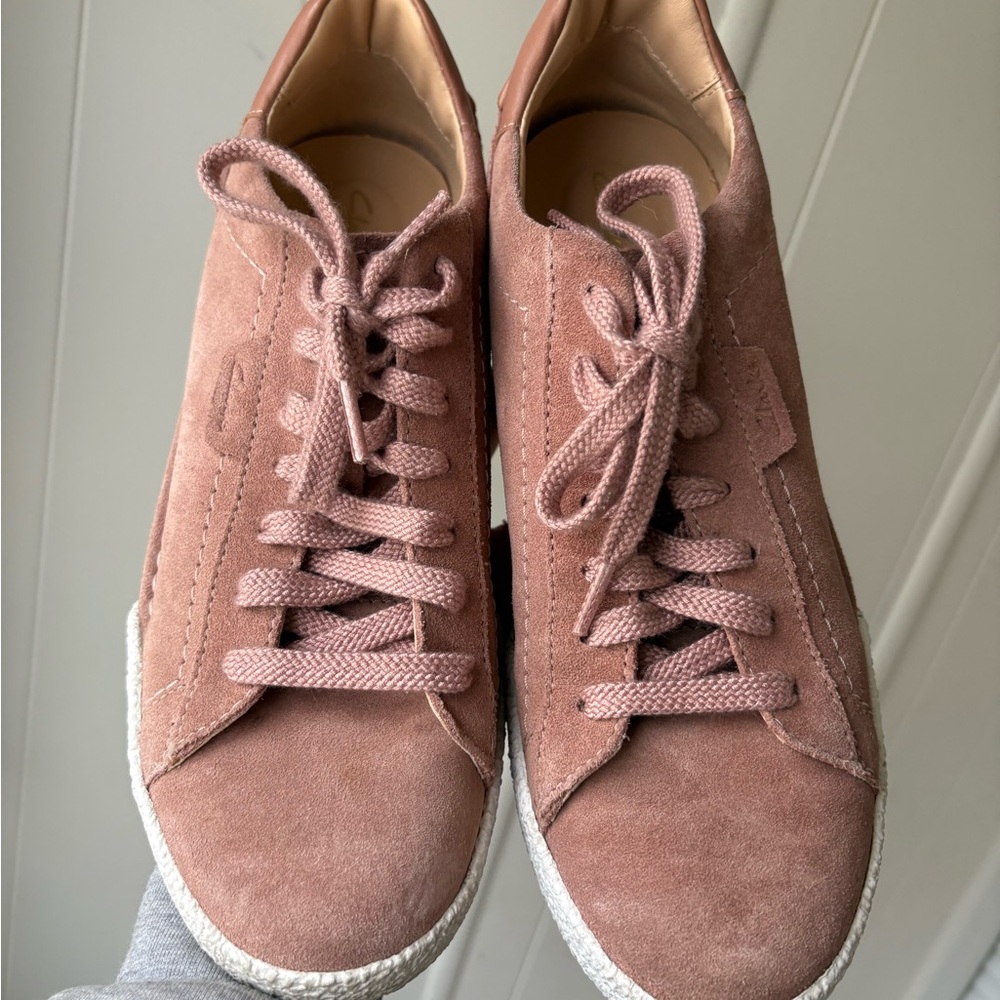 Women's Size 10M Pink Suede CLARKS Sneakers - Picture 2 of 7